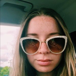 Meet your Posher, Carley